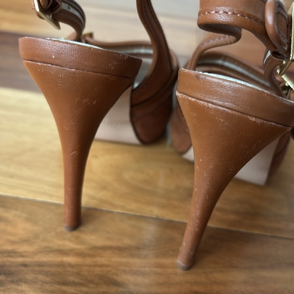 Colin Stuart heels - Picture 4 of 12